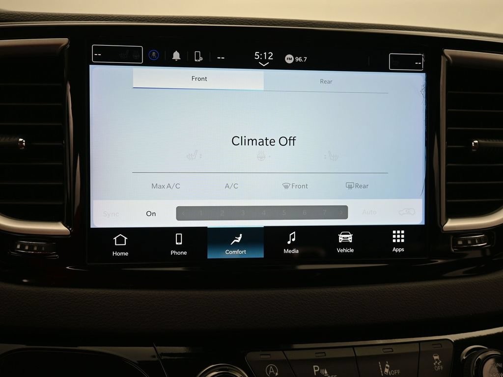 Chrysler Pacifica Vehicle Full-screen Gallery Image 10