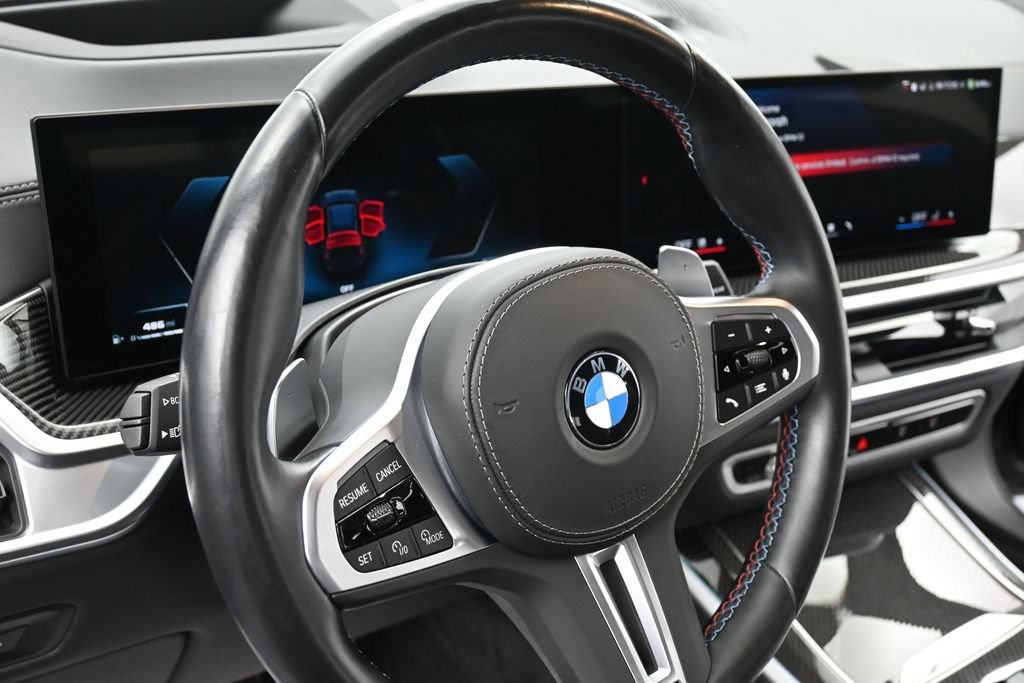 BMW X5 Vehicle Full-screen Gallery Image 16