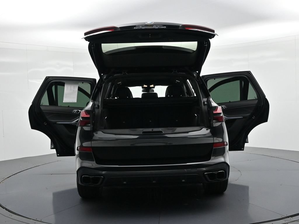 BMW X5 Vehicle Full-screen Gallery Image 29