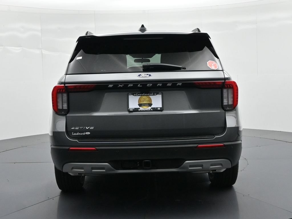 Ford Explorer Vehicle Full-screen Gallery Image 7