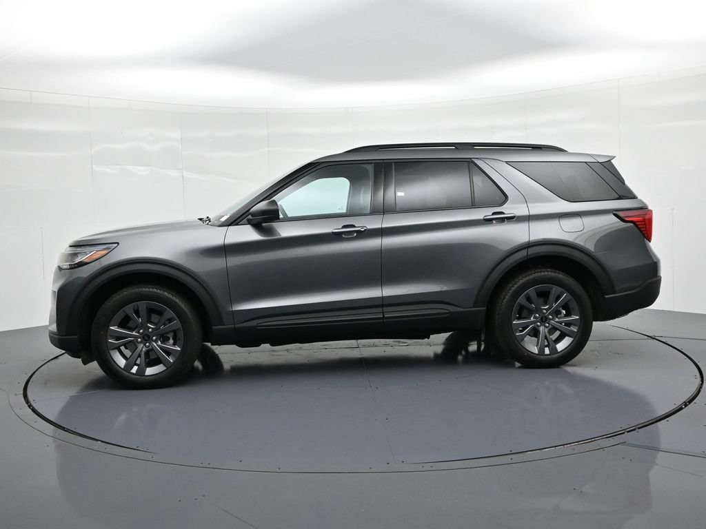 Ford Explorer Vehicle Full-screen Gallery Image 9