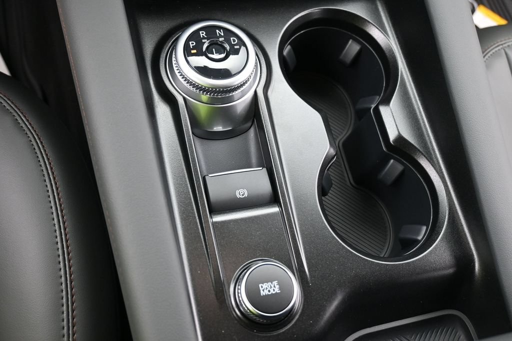 Ford Explorer Vehicle Full-screen Gallery Image 12