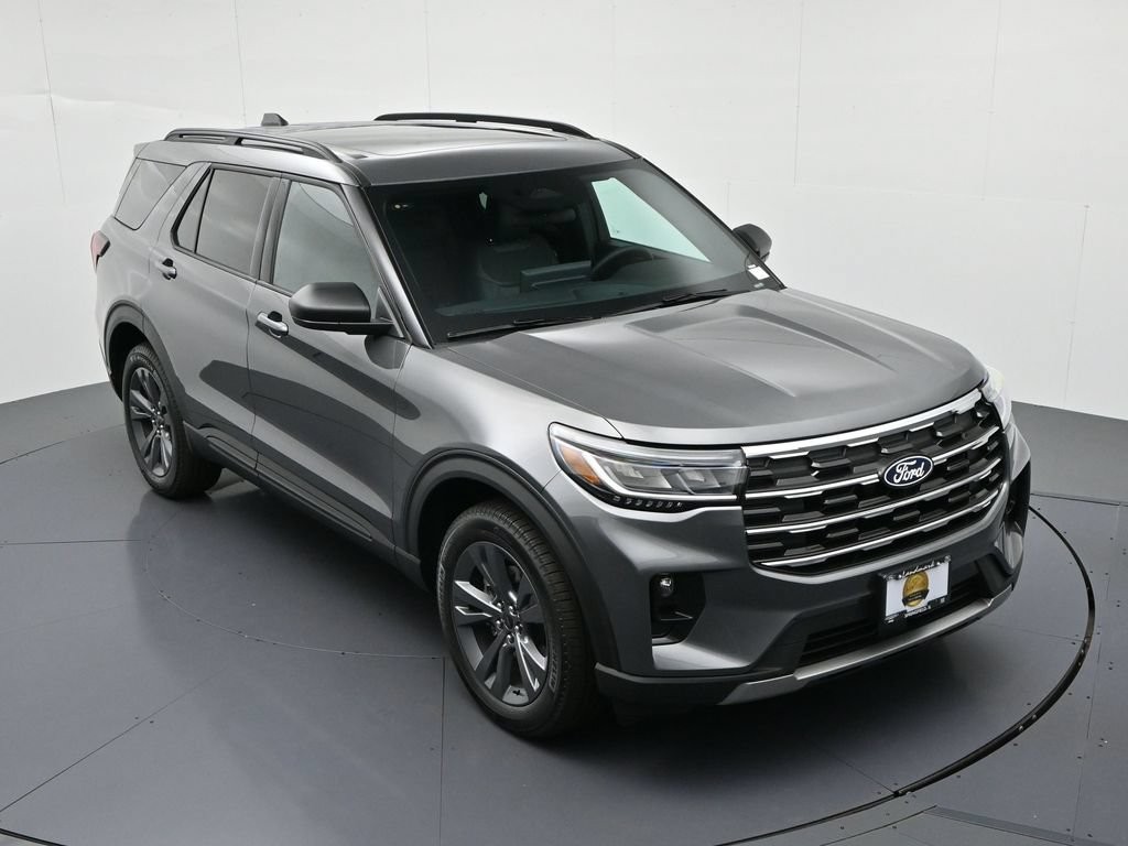 Ford Explorer Vehicle Full-screen Gallery Image 17