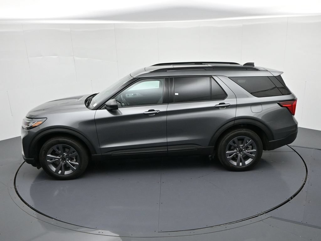 Ford Explorer Vehicle Full-screen Gallery Image 20
