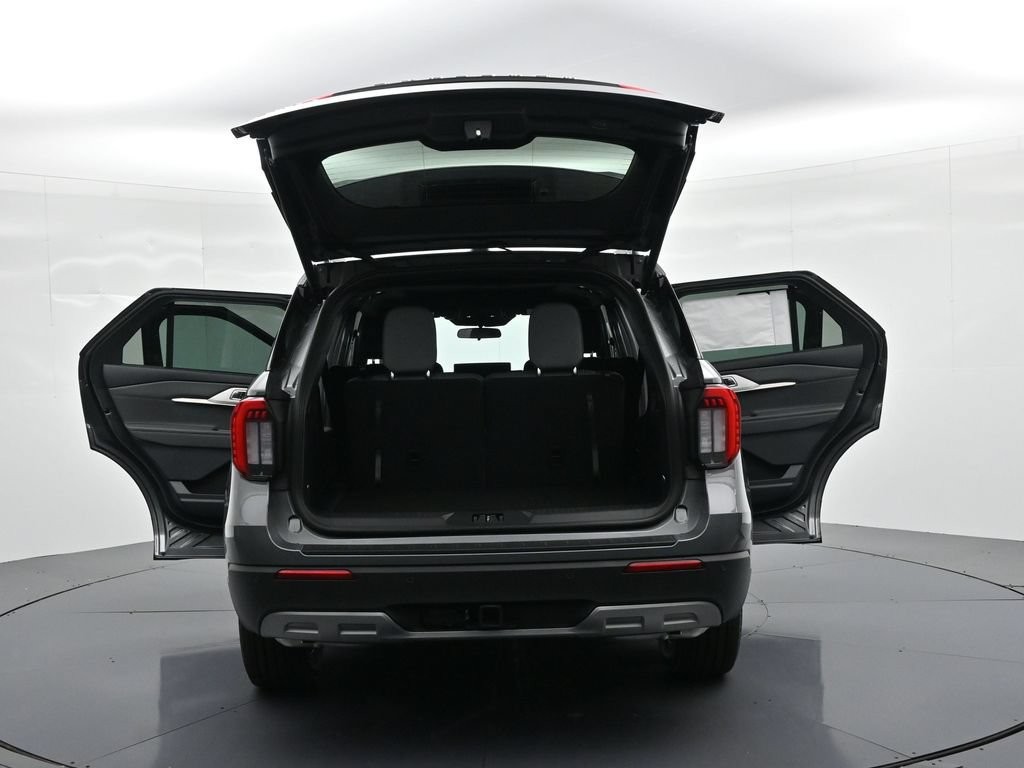 Ford Explorer Vehicle Full-screen Gallery Image 28