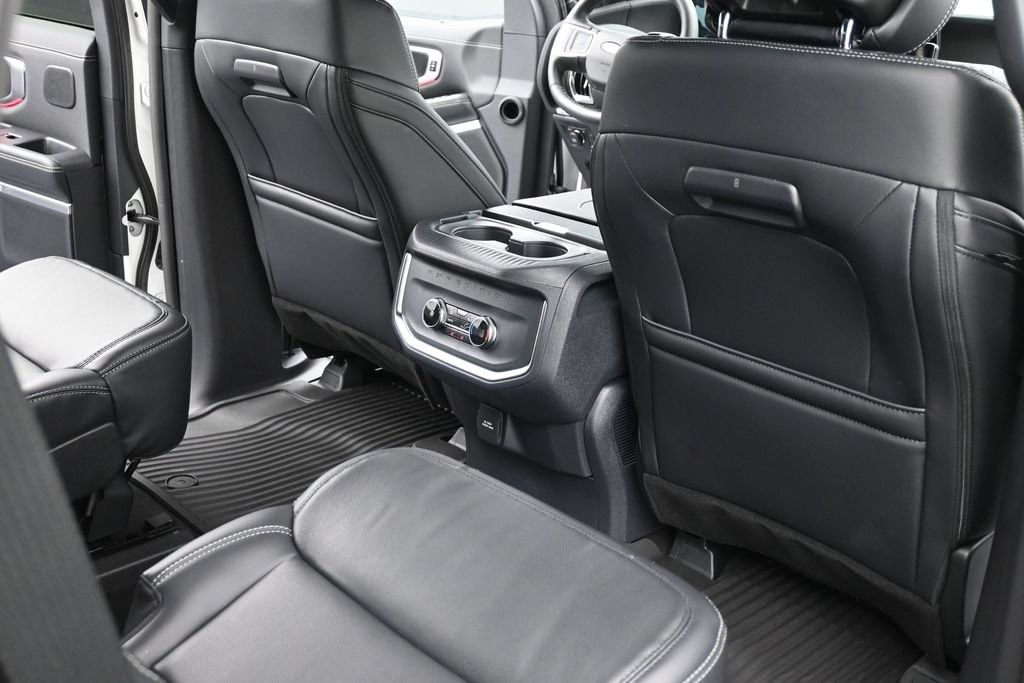 Ford Expedition Vehicle Full-screen Gallery Image 10