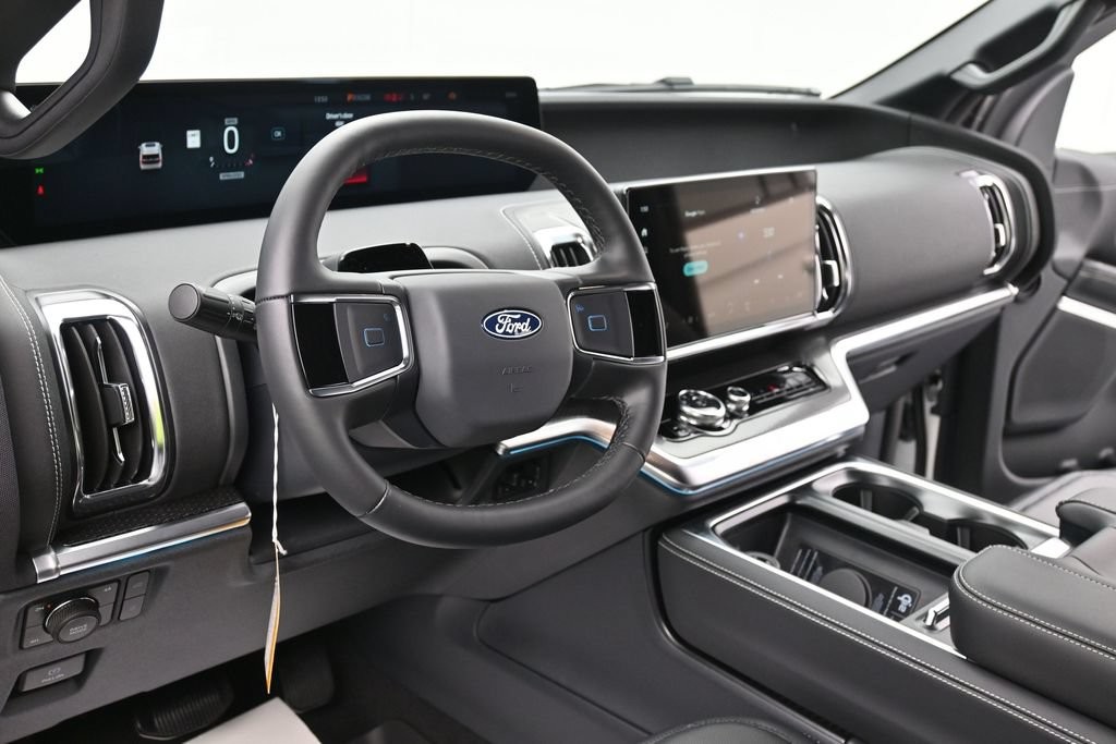 Ford Expedition Vehicle Full-screen Gallery Image 17