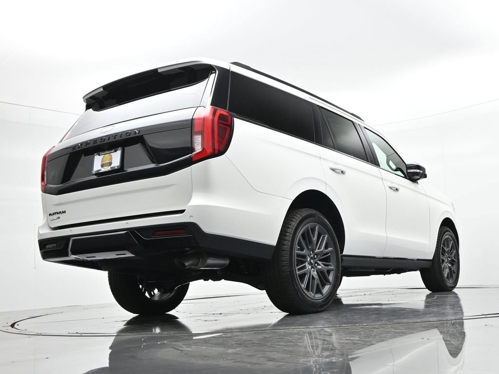 Ford Expedition Vehicle Full-screen Gallery Image 24