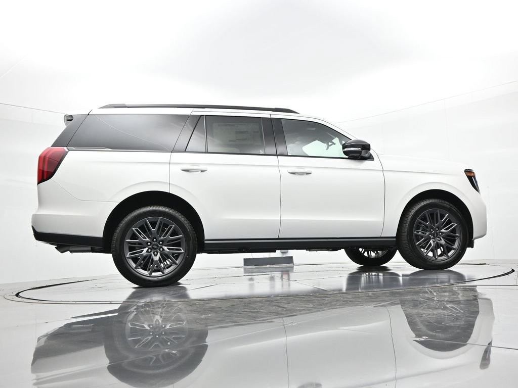 Ford Expedition Vehicle Full-screen Gallery Image 25