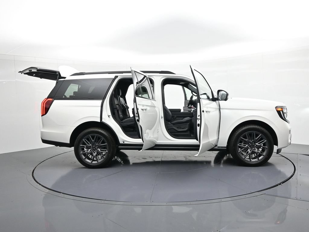 Ford Expedition Vehicle Full-screen Gallery Image 26