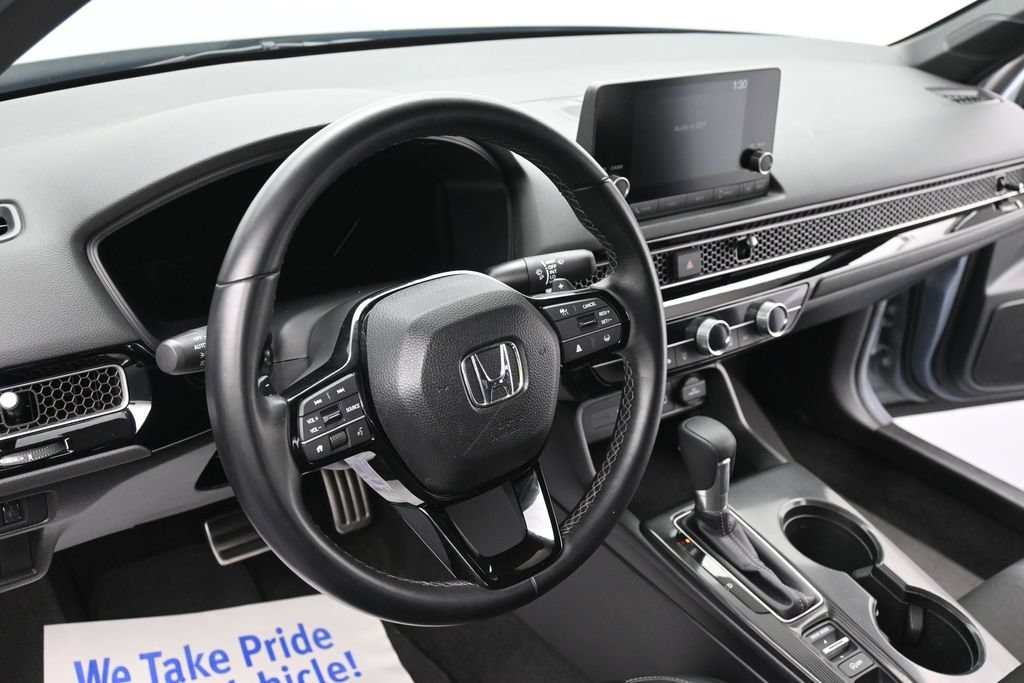 Honda Civic Sedan Vehicle Full-screen Gallery Image 15