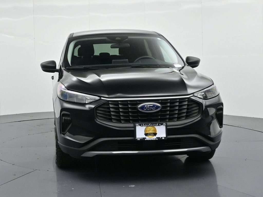 Ford Escape Vehicle Full-screen Gallery Image 3