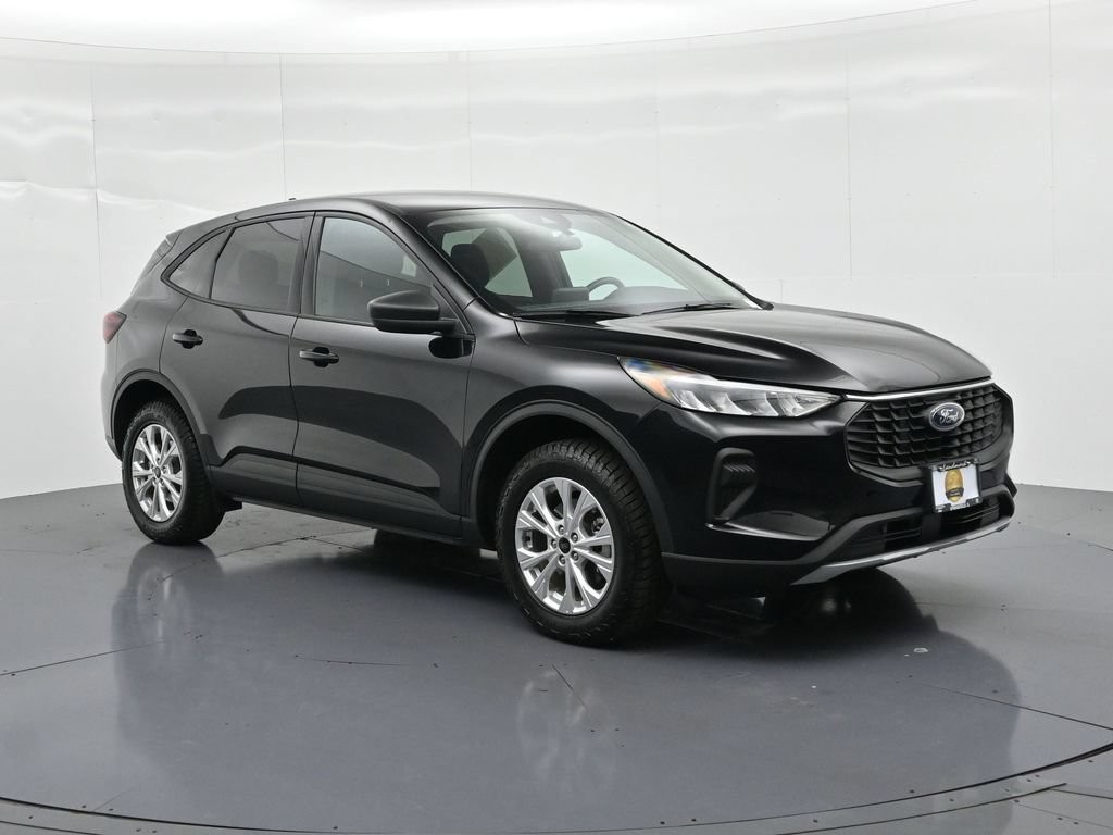Ford Escape Vehicle Full-screen Gallery Image 4