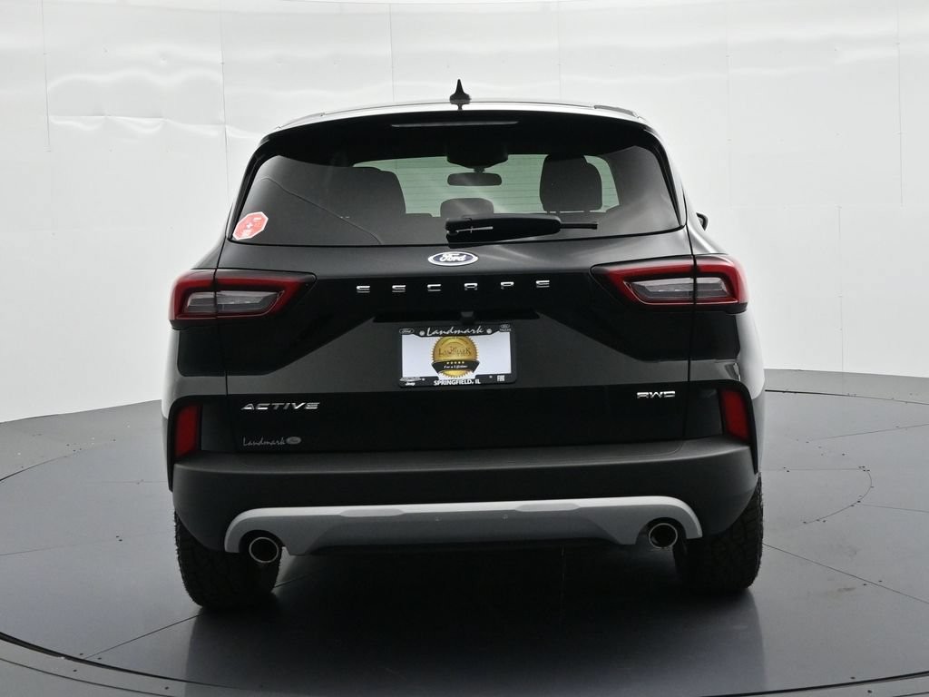 Ford Escape Vehicle Full-screen Gallery Image 7