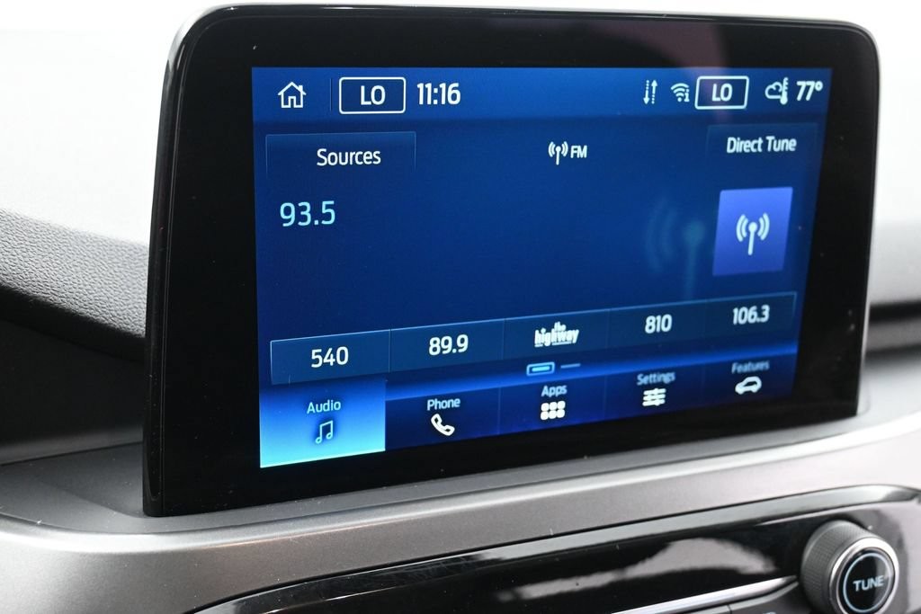 Ford Escape Vehicle Full-screen Gallery Image 10