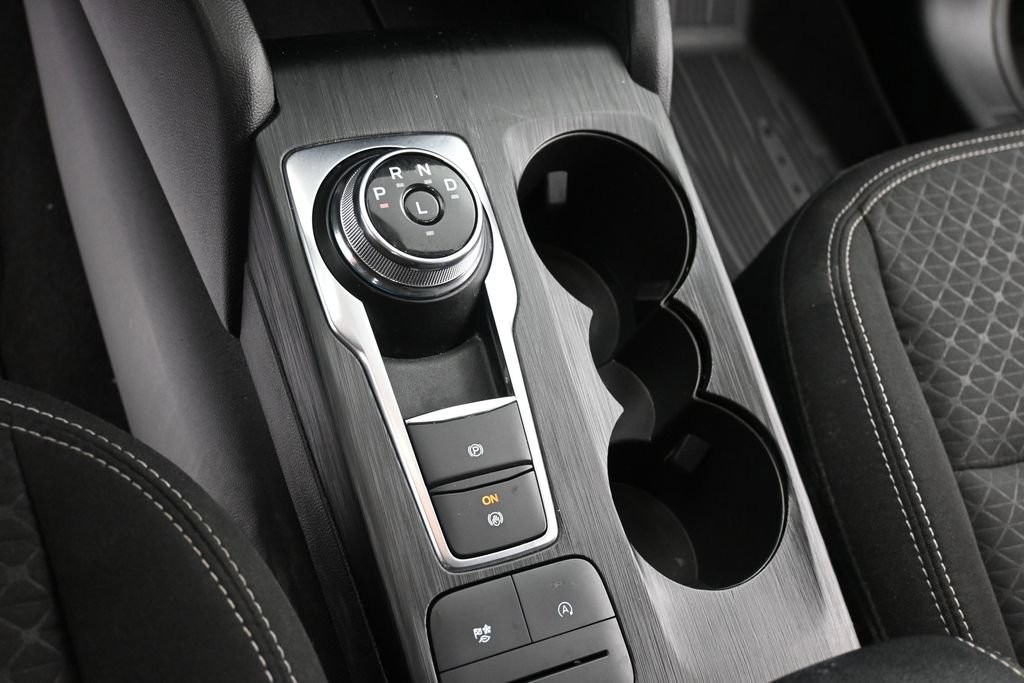 Ford Escape Vehicle Full-screen Gallery Image 12