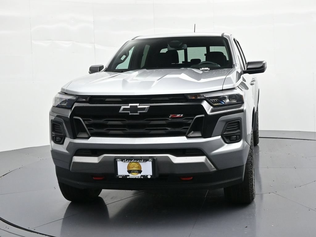 Chevrolet Colorado Vehicle Full-screen Gallery Image 2
