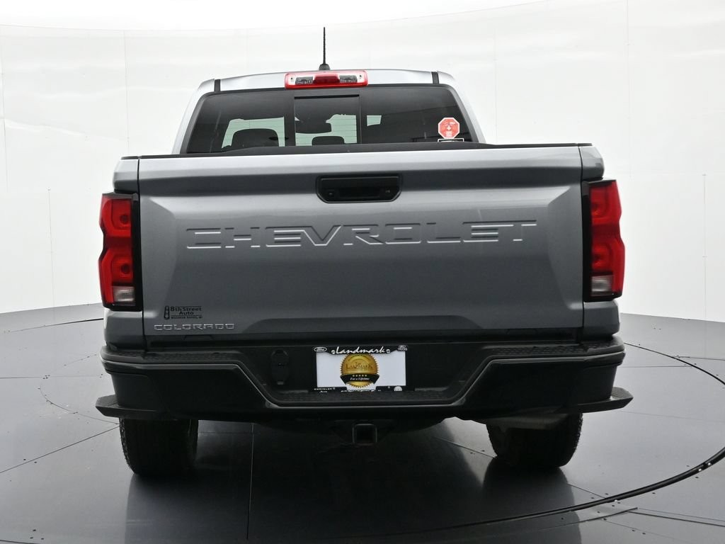Chevrolet Colorado Vehicle Full-screen Gallery Image 6