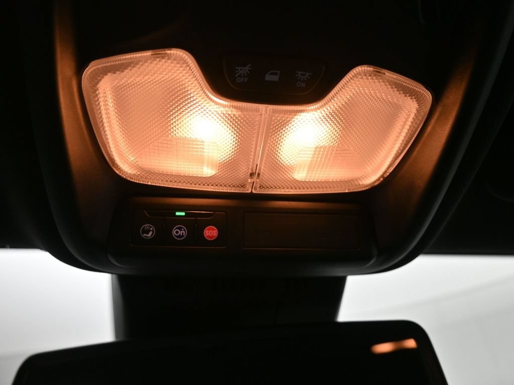 Chevrolet Colorado Vehicle Full-screen Gallery Image 14