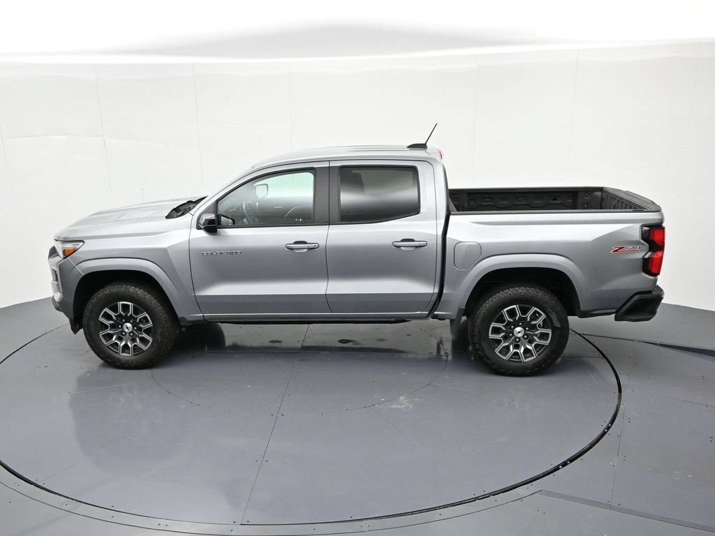 Chevrolet Colorado Vehicle Full-screen Gallery Image 23