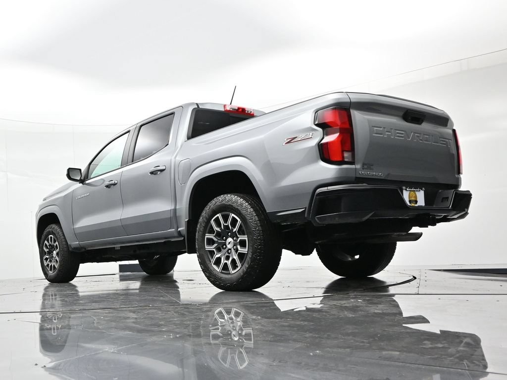 Chevrolet Colorado Vehicle Full-screen Gallery Image 24