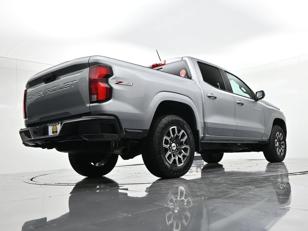 Chevrolet Colorado Vehicle Full-screen Gallery Image 26
