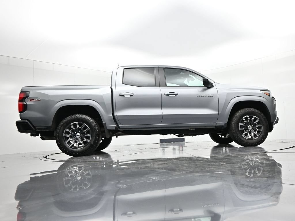 Chevrolet Colorado Vehicle Full-screen Gallery Image 27