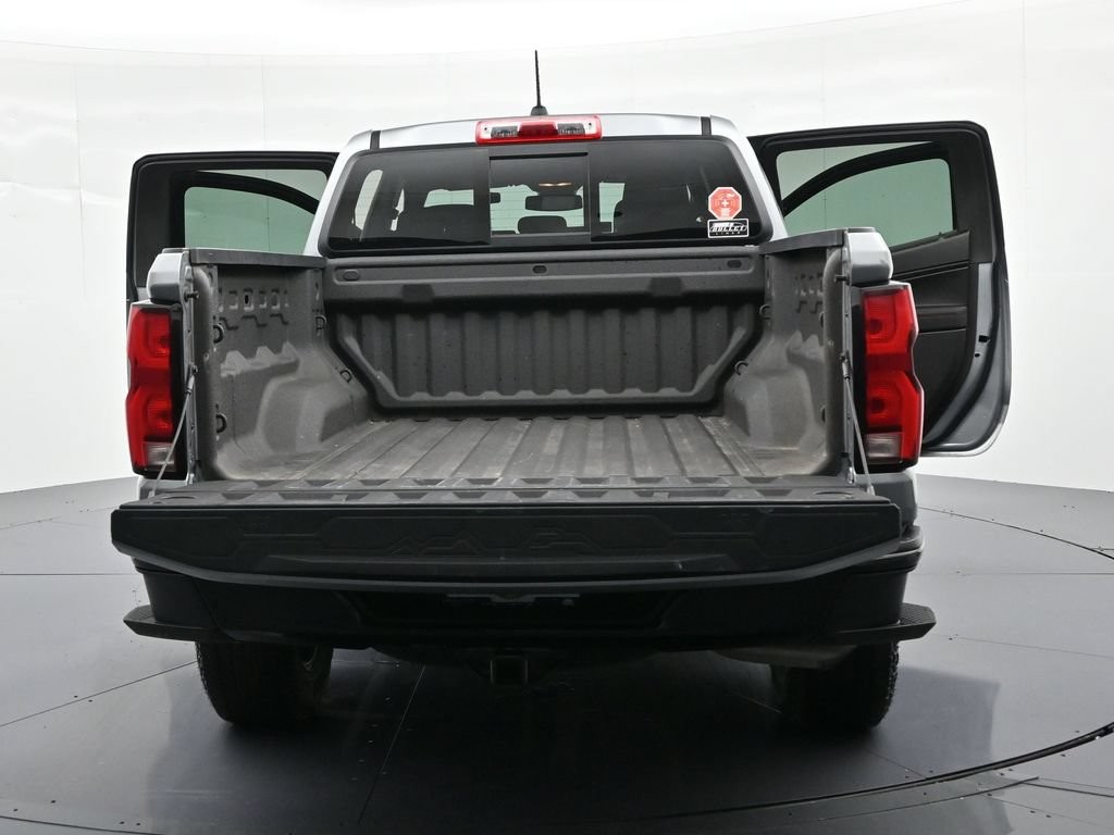 Chevrolet Colorado Vehicle Full-screen Gallery Image 31