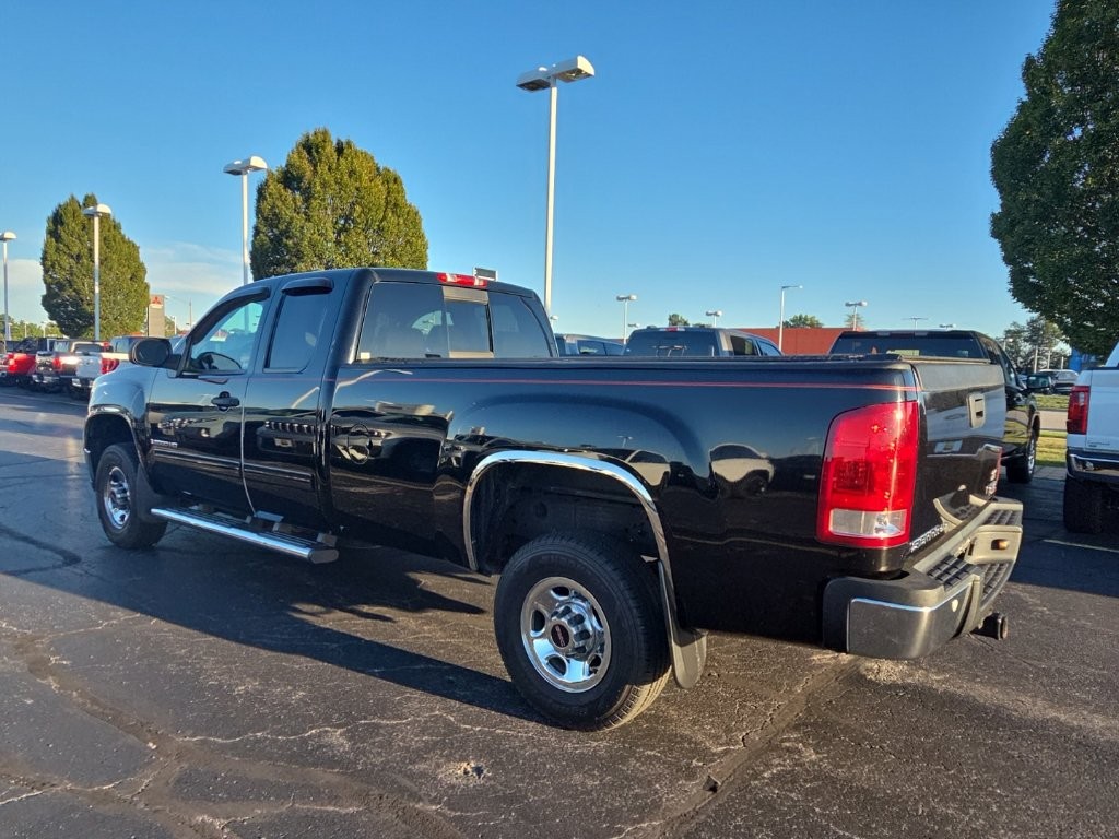 GMC Sierra 2500HD Vehicle Full-screen Gallery Image 5