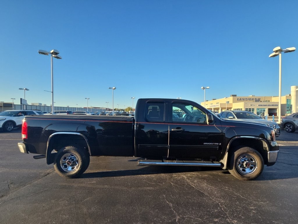GMC Sierra 2500HD Vehicle Full-screen Gallery Image 8