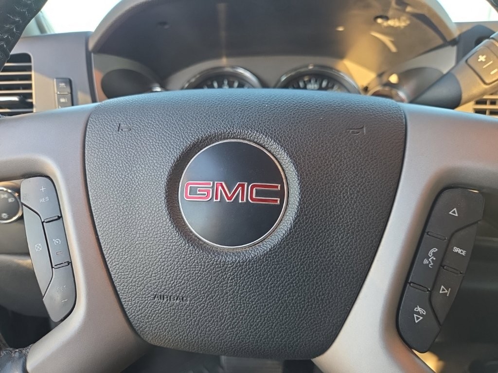 GMC Sierra 2500HD Vehicle Full-screen Gallery Image 13