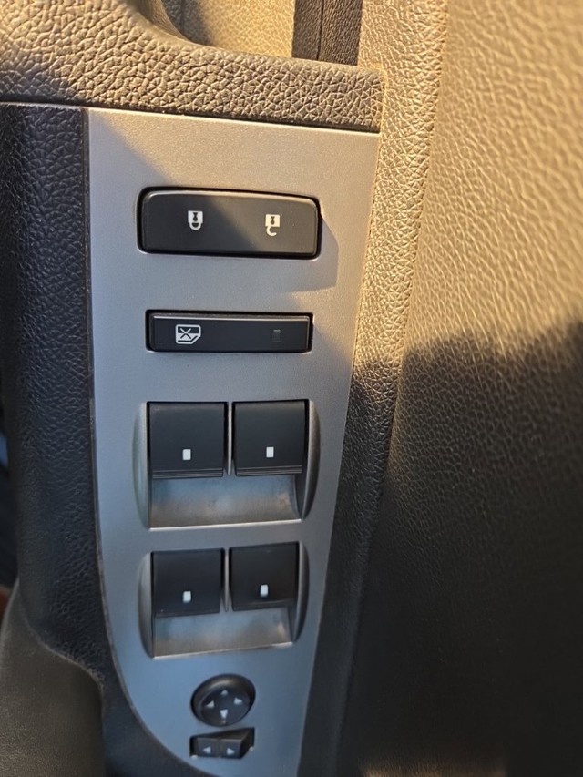 GMC Sierra 2500HD Vehicle Full-screen Gallery Image 10