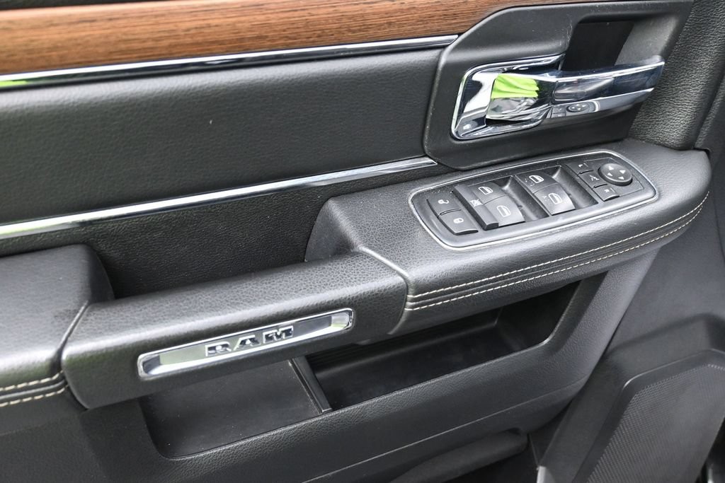 Ram 1500 Vehicle Full-screen Gallery Image 14