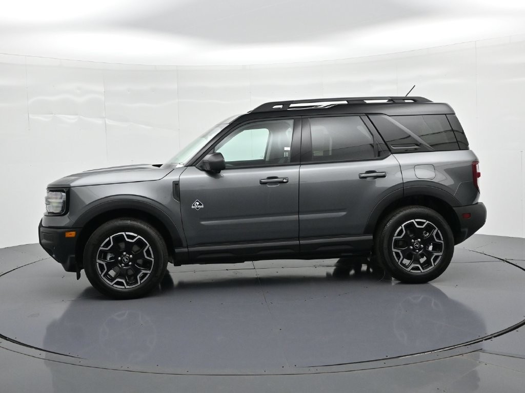 Ford Bronco Sport Vehicle Full-screen Gallery Image 9
