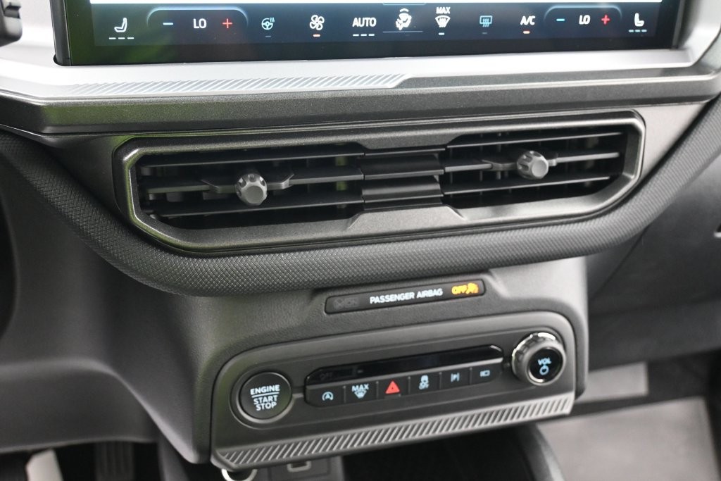 Ford Bronco Sport Vehicle Full-screen Gallery Image 11
