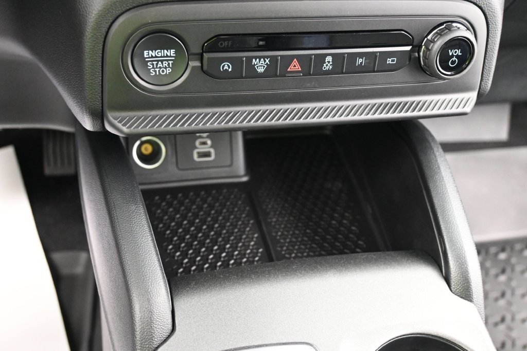 Ford Bronco Sport Vehicle Full-screen Gallery Image 12