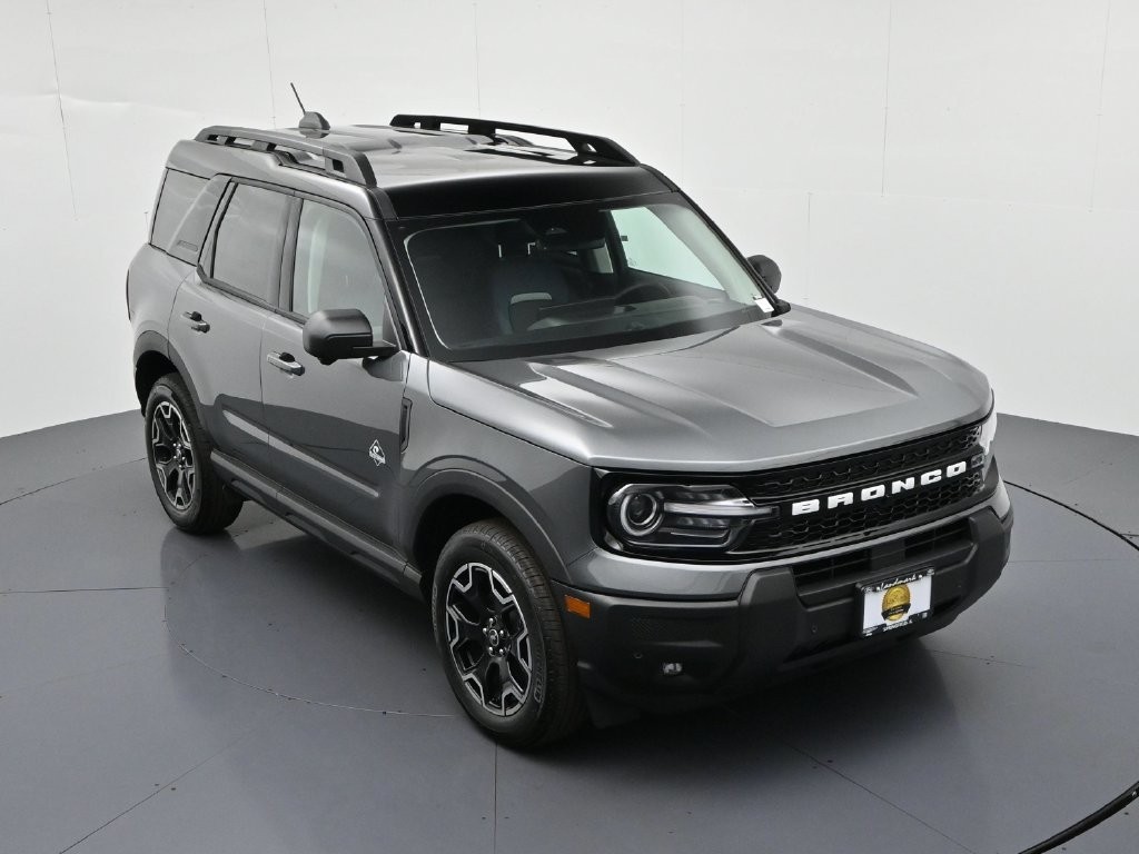 Ford Bronco Sport Vehicle Full-screen Gallery Image 16