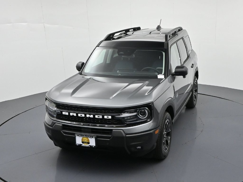 Ford Bronco Sport Vehicle Full-screen Gallery Image 18