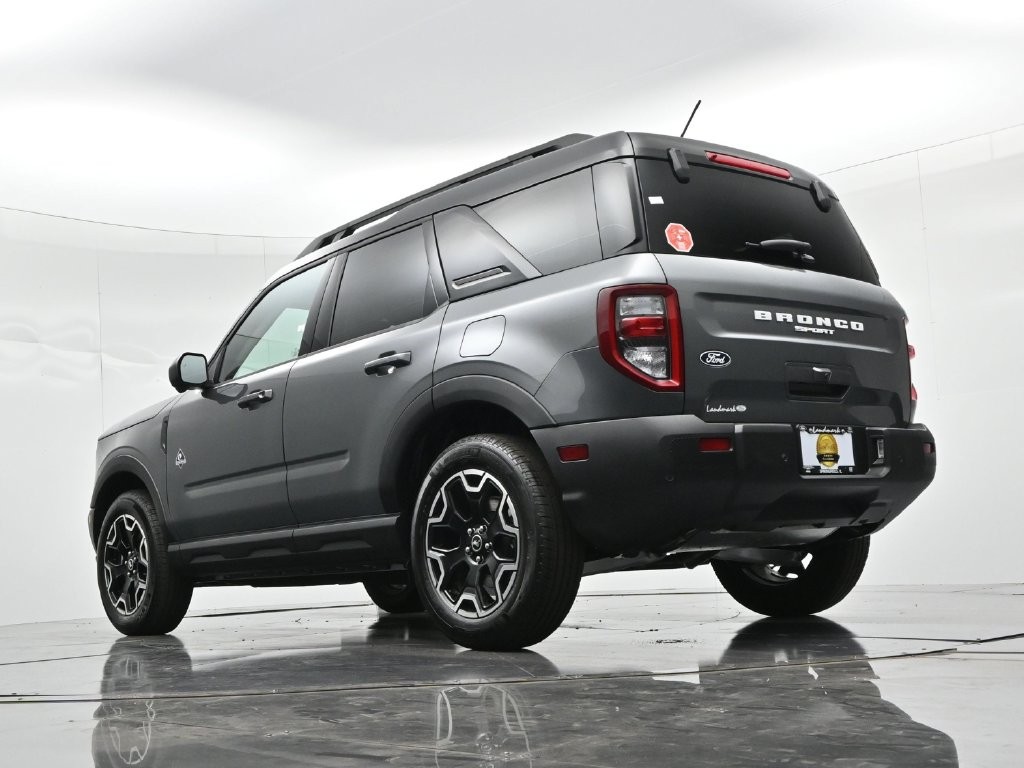 Ford Bronco Sport Vehicle Full-screen Gallery Image 20