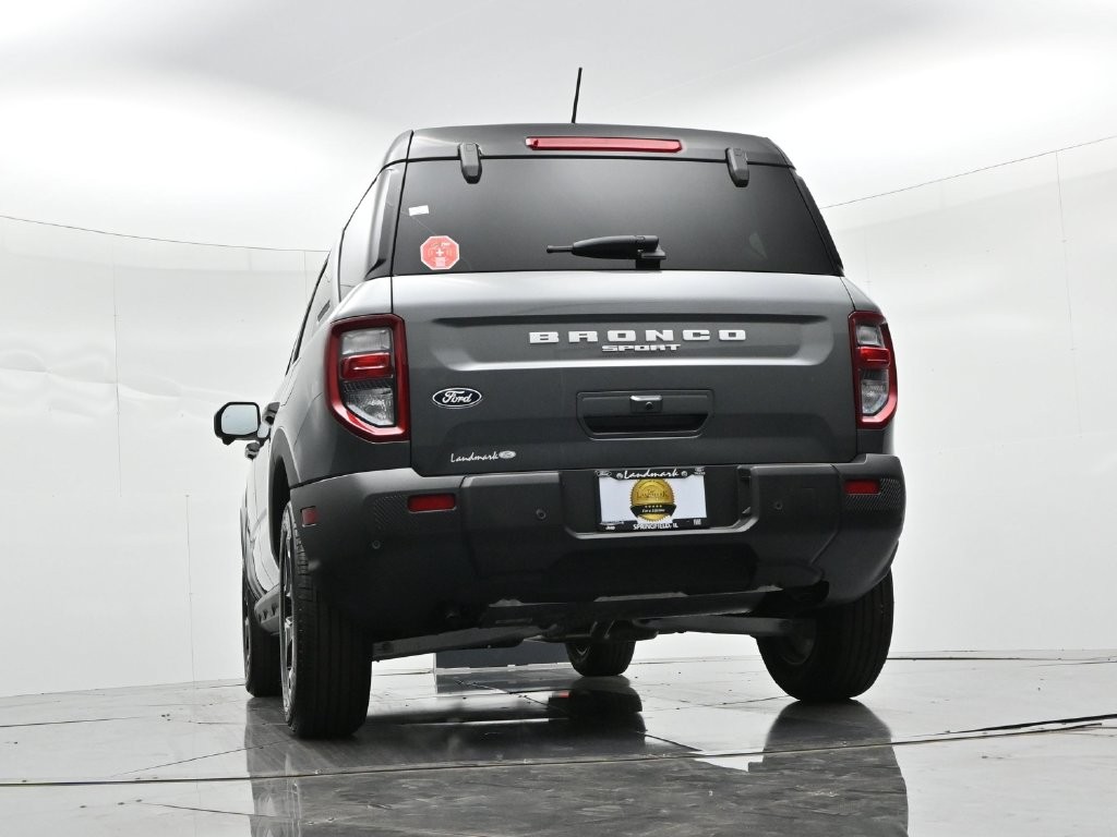 Ford Bronco Sport Vehicle Full-screen Gallery Image 21