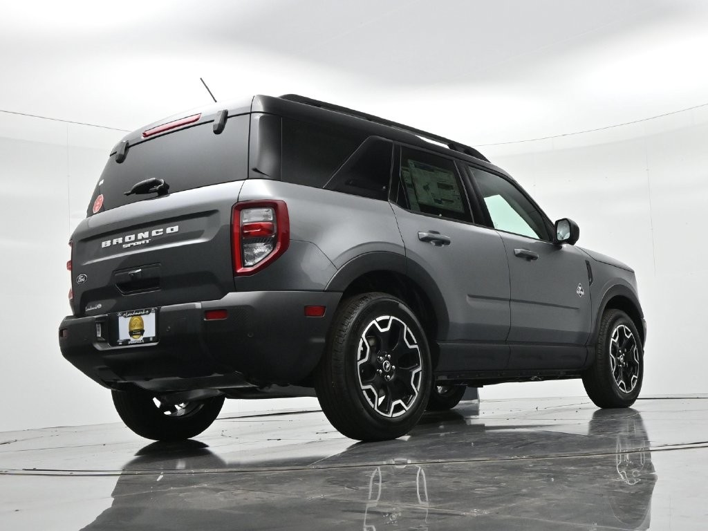 Ford Bronco Sport Vehicle Full-screen Gallery Image 22