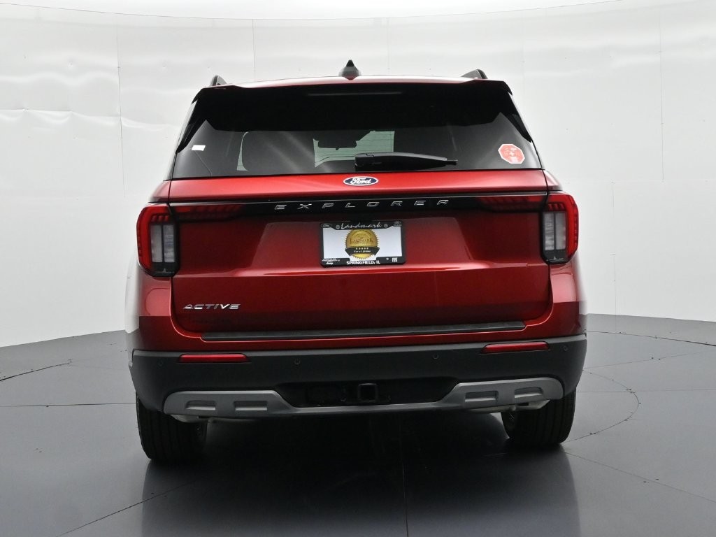 Ford Explorer Vehicle Full-screen Gallery Image 7