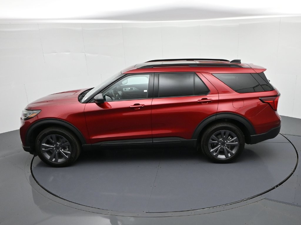 Ford Explorer Vehicle Full-screen Gallery Image 20