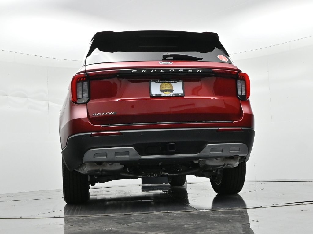 Ford Explorer Vehicle Full-screen Gallery Image 22