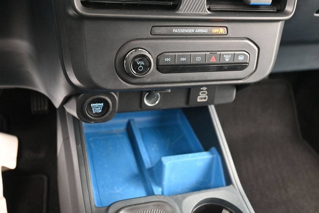 Ford Maverick Vehicle Full-screen Gallery Image 12