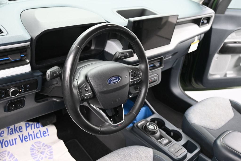 Ford Maverick Vehicle Full-screen Gallery Image 16