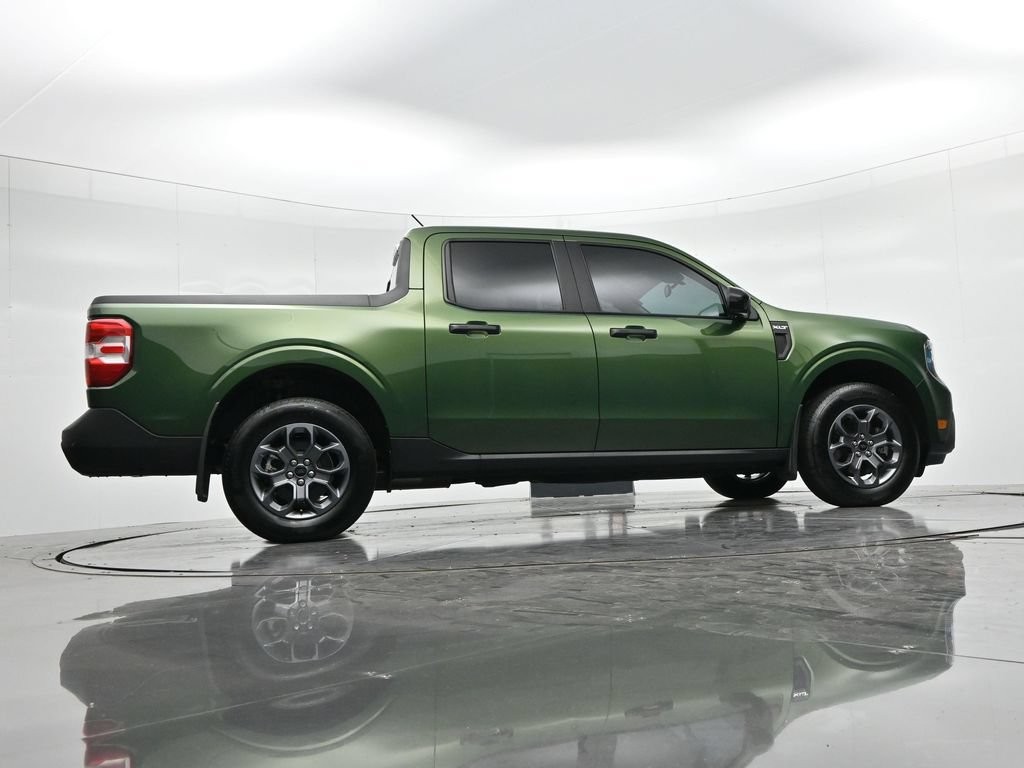 Ford Maverick Vehicle Full-screen Gallery Image 24