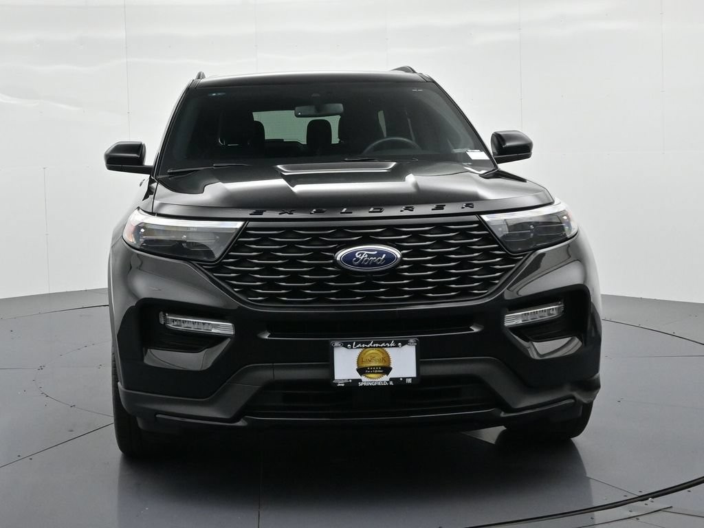 Ford Explorer Vehicle Full-screen Gallery Image 3