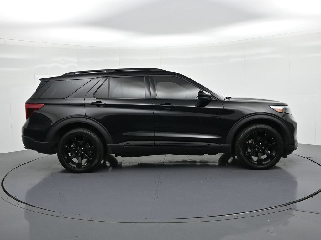 Ford Explorer Vehicle Full-screen Gallery Image 5