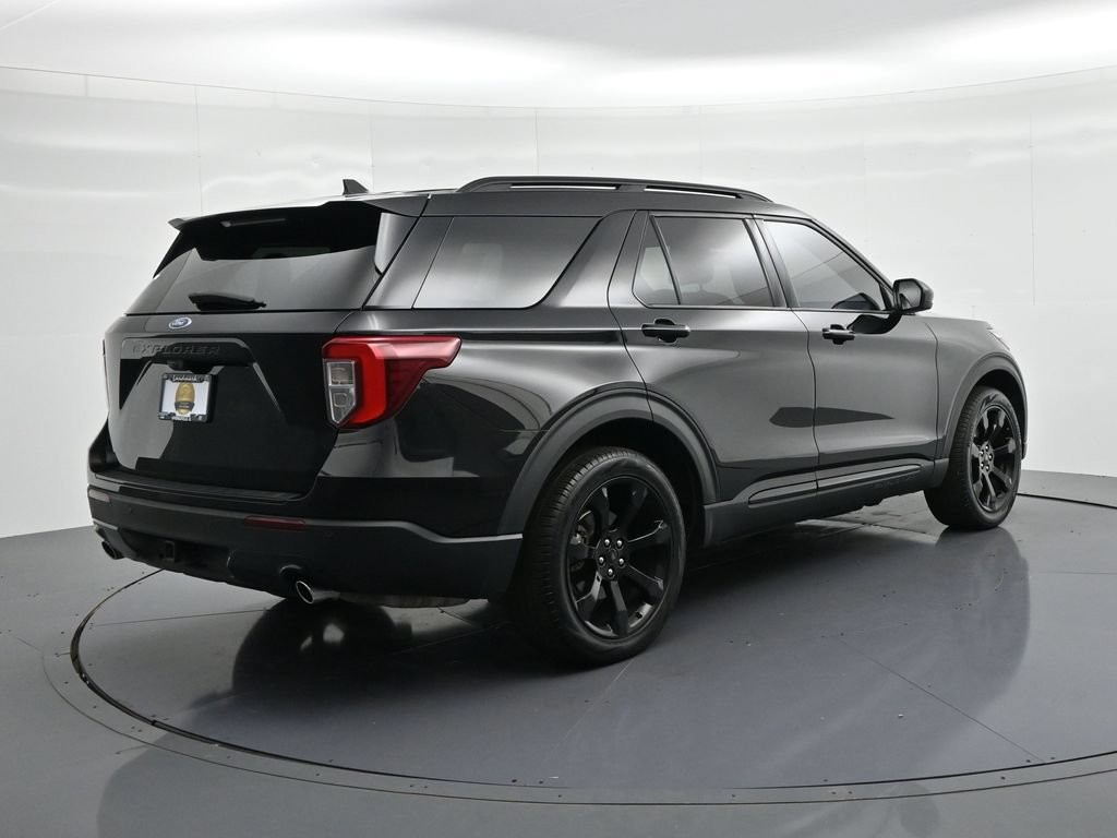 Ford Explorer Vehicle Full-screen Gallery Image 6